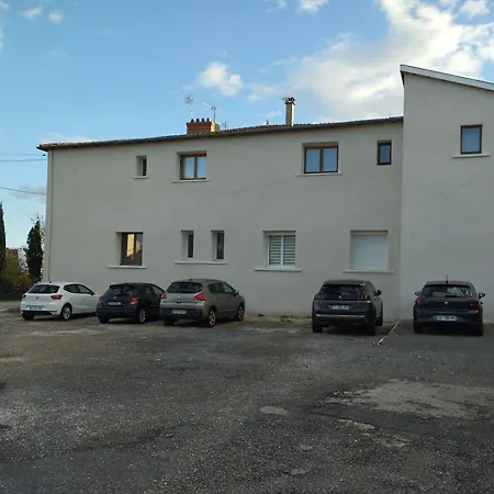 T2 Renove Avec Parking Prive A Proximite De Lyon Apartmán