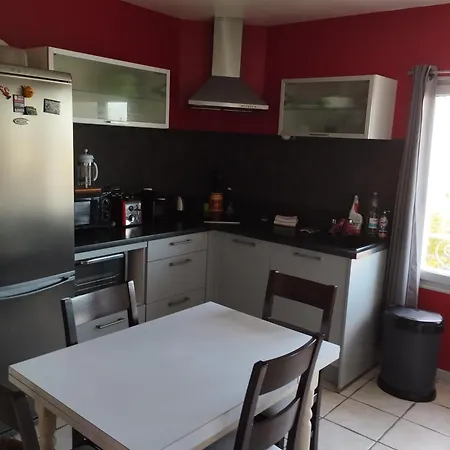 T2 Renove Avec Parking Prive A Proximite De Lyon * Pierre-Benite